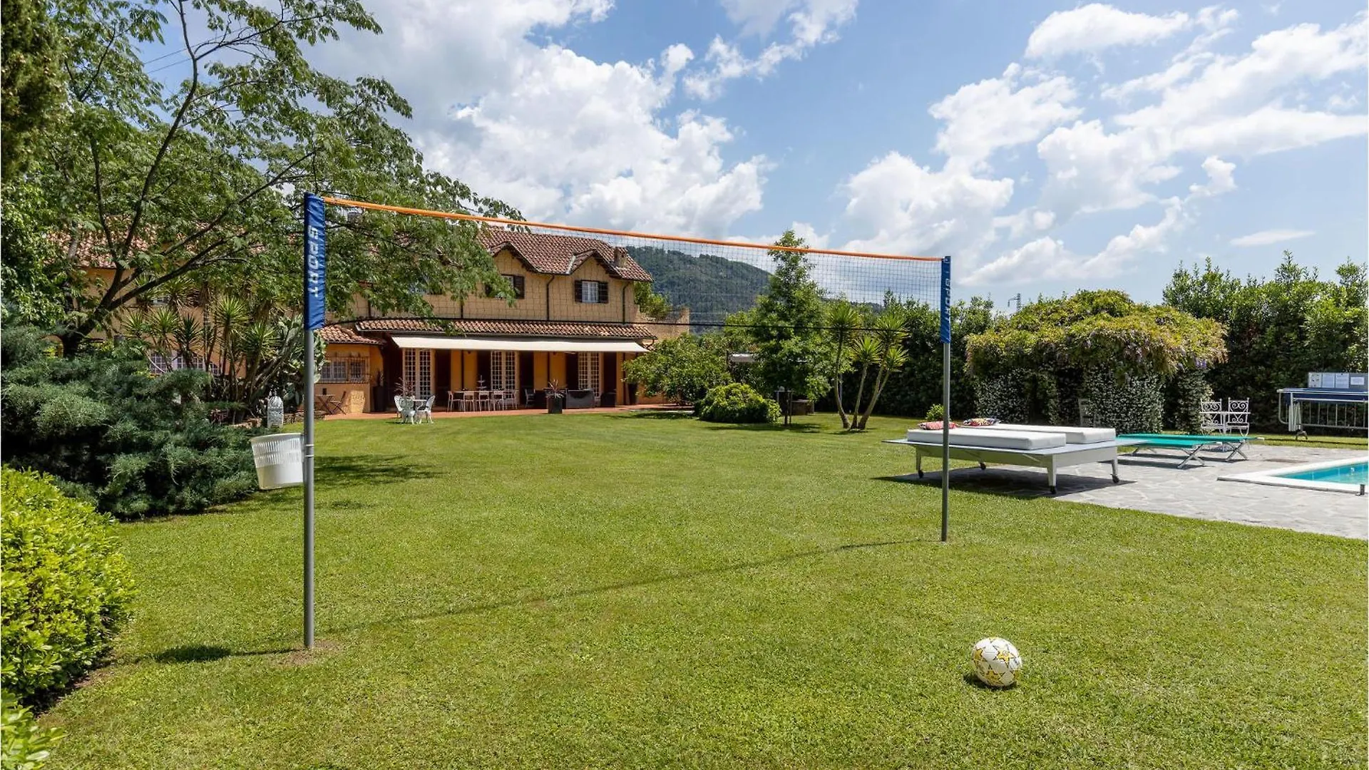 Awesome Home In Massarosa -Lu- With Wifi Mommio Italien